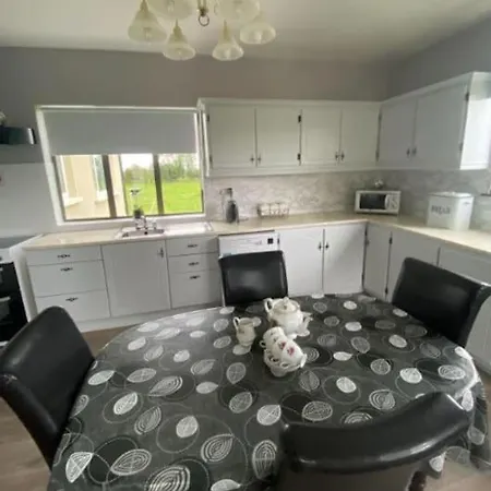 Sheelin Side House Holiday home *